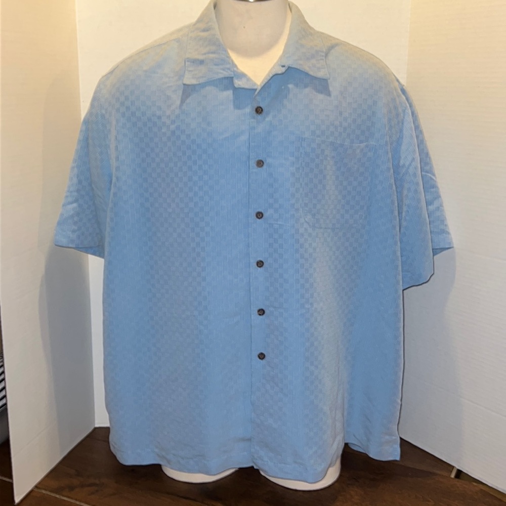 Island Passport Mens size 2XL Button front Shirt Light Blue color